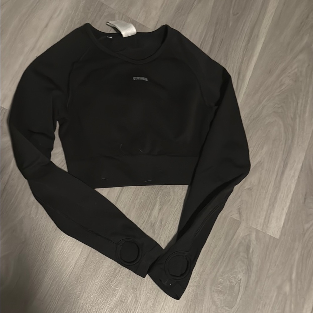 Gymshark Women’s Black Long Sleeve Crop Top